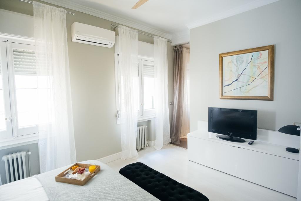 I Salamanca På 220 M². Soveværelser: 4. Private Badeværelser: 3. Lejlighed *