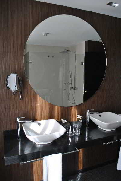 One Shot Luchana Hotel