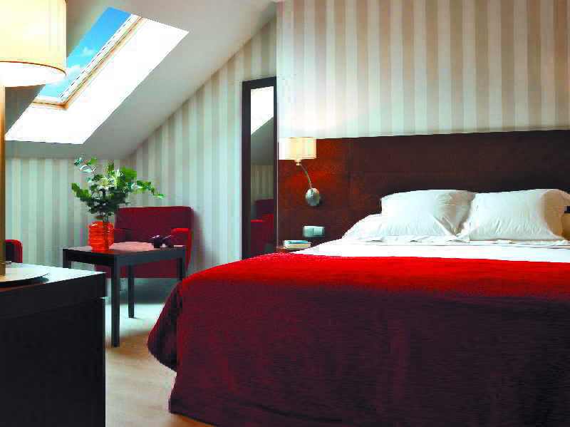 Hotel Totem Madrid, A Small Luxury Of The World