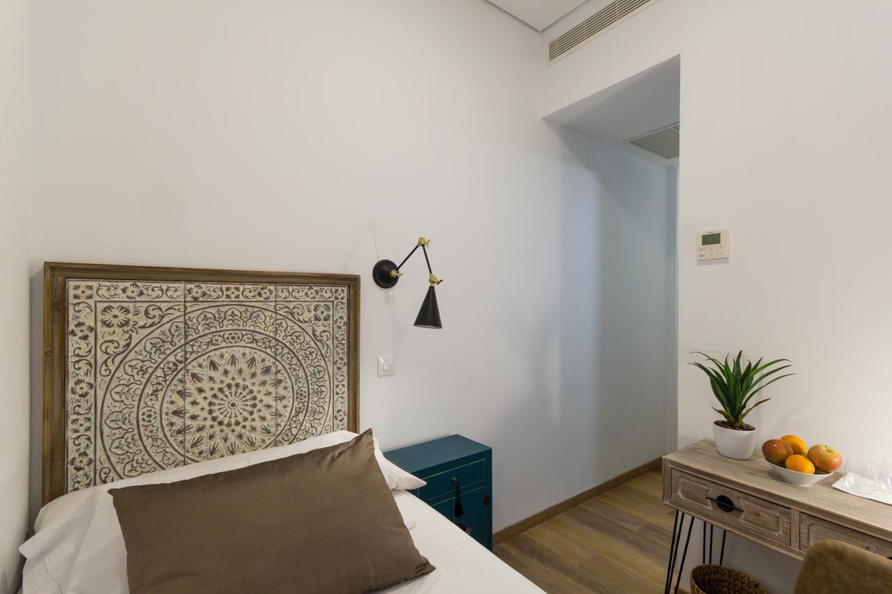 The Bridge Huertas Guest house Madrid