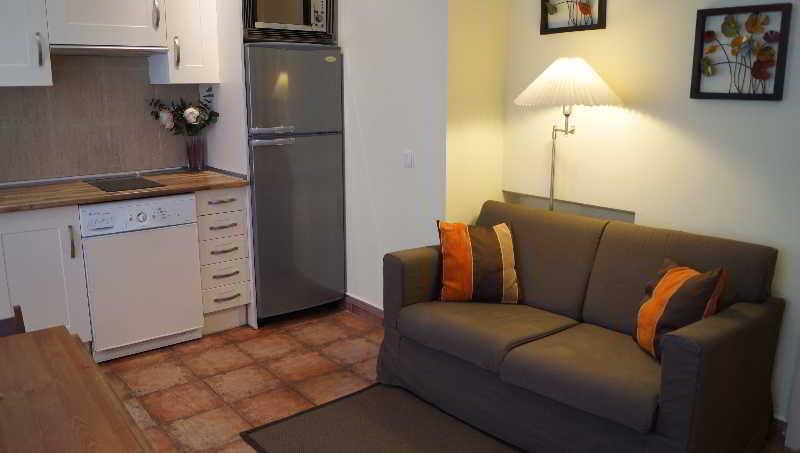 Apartment Tirso De Molina Madrid