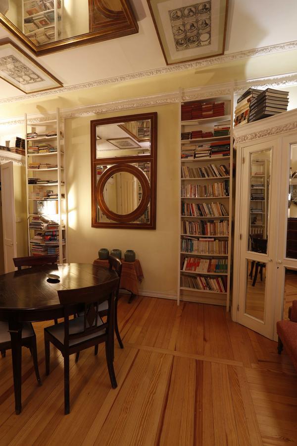 Escala Opera Guest house