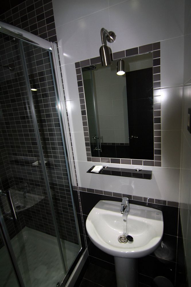 Guest house Mh Fuencarral Madrid