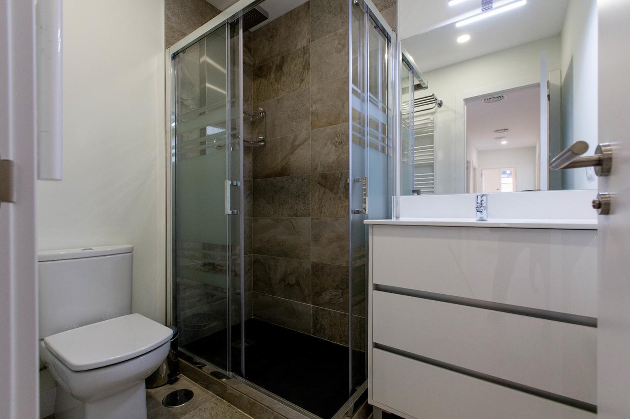 Bookinmadrid Com - Cascorro Sq 18 Pax Lejlighed *