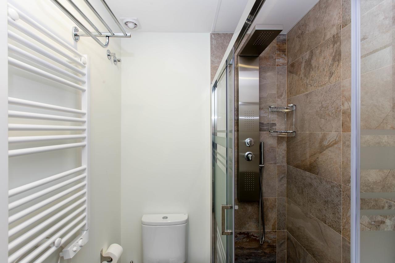 Lejlighed Bookinmadrid Com - Cascorro Sq 18 Pax Madrid