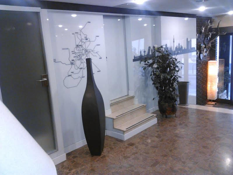 Uve Marcenado Hotel