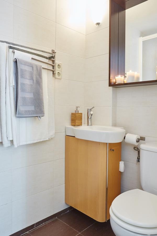 Leeways Loft In Mayor Apartment