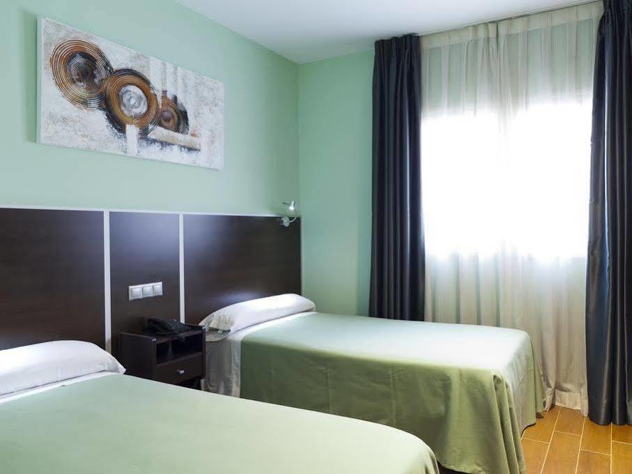 Avenida Barajas Gæstehus 3*