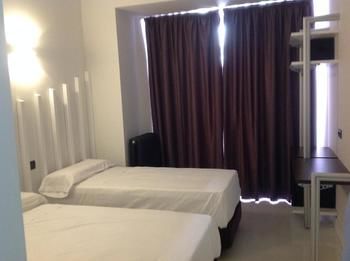 Hostel Gran Via 44 *