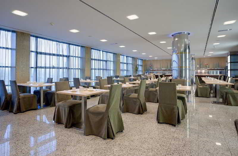 Crowne Plaza Airport 4* Madri