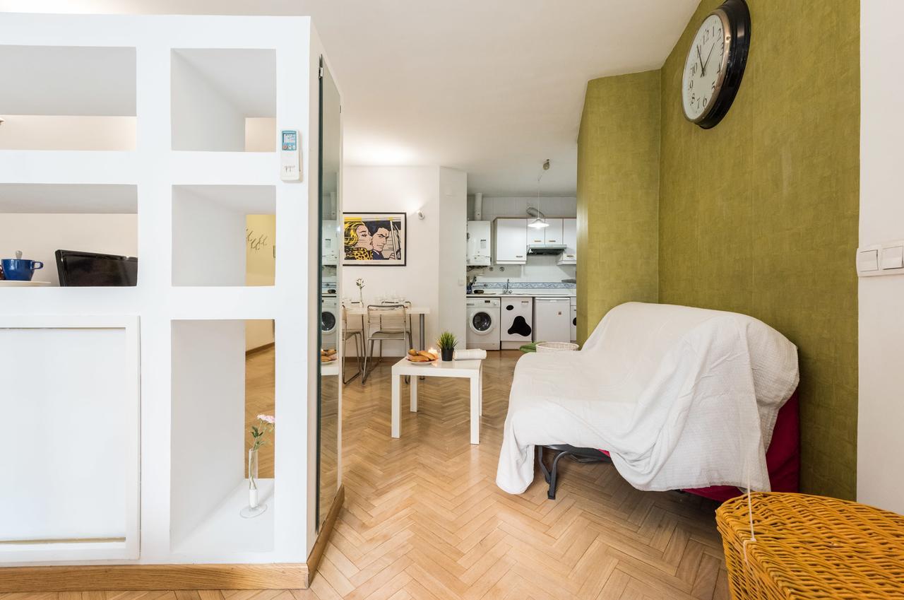 Tribunal Apartment *