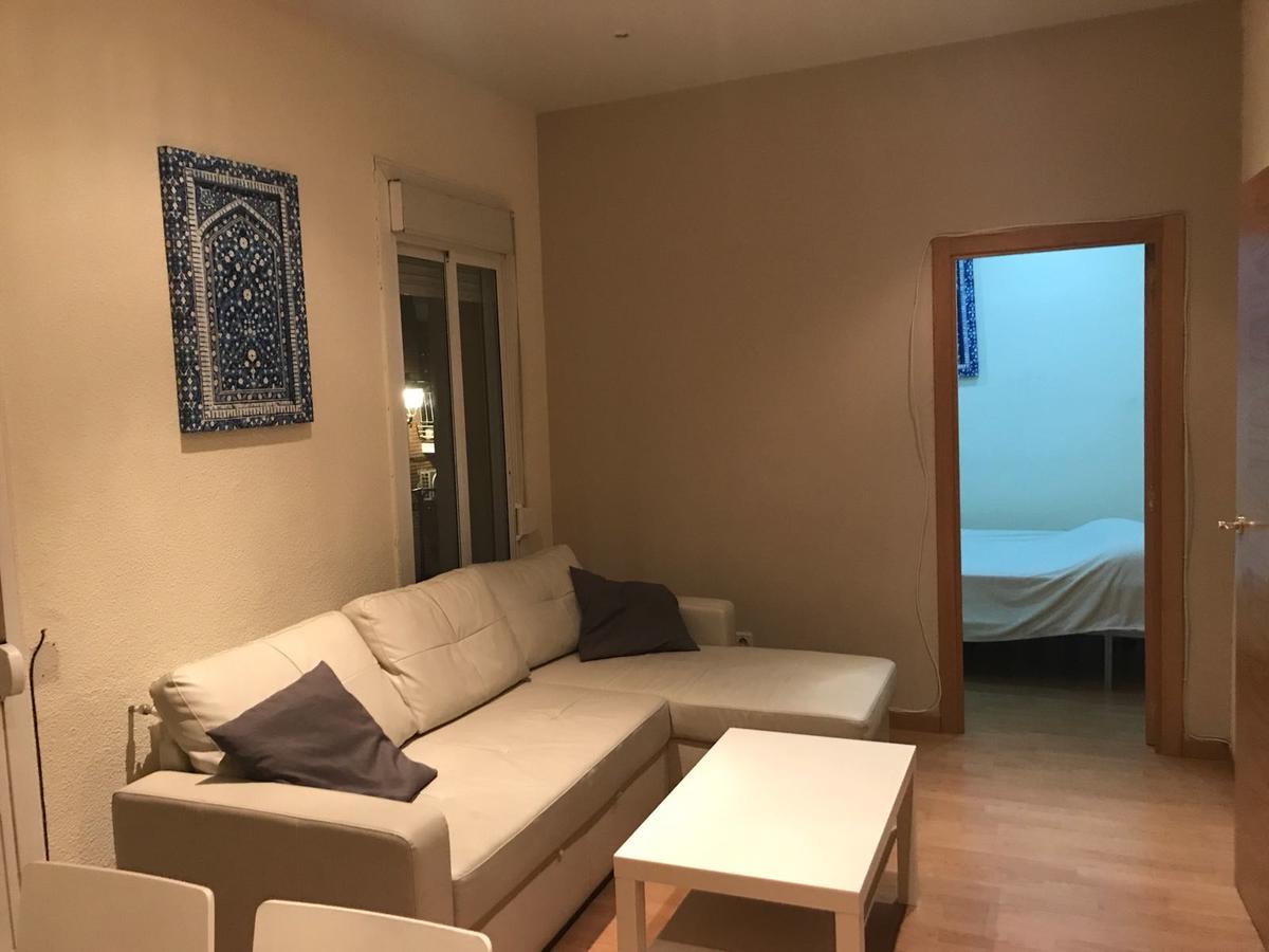 Saavedra Fajardo,18 *