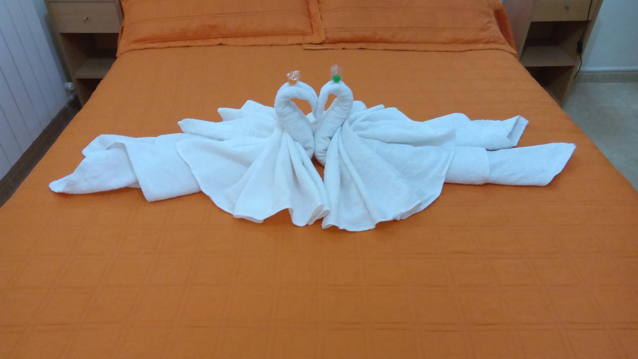 Huespedes Toledo Guest house *
