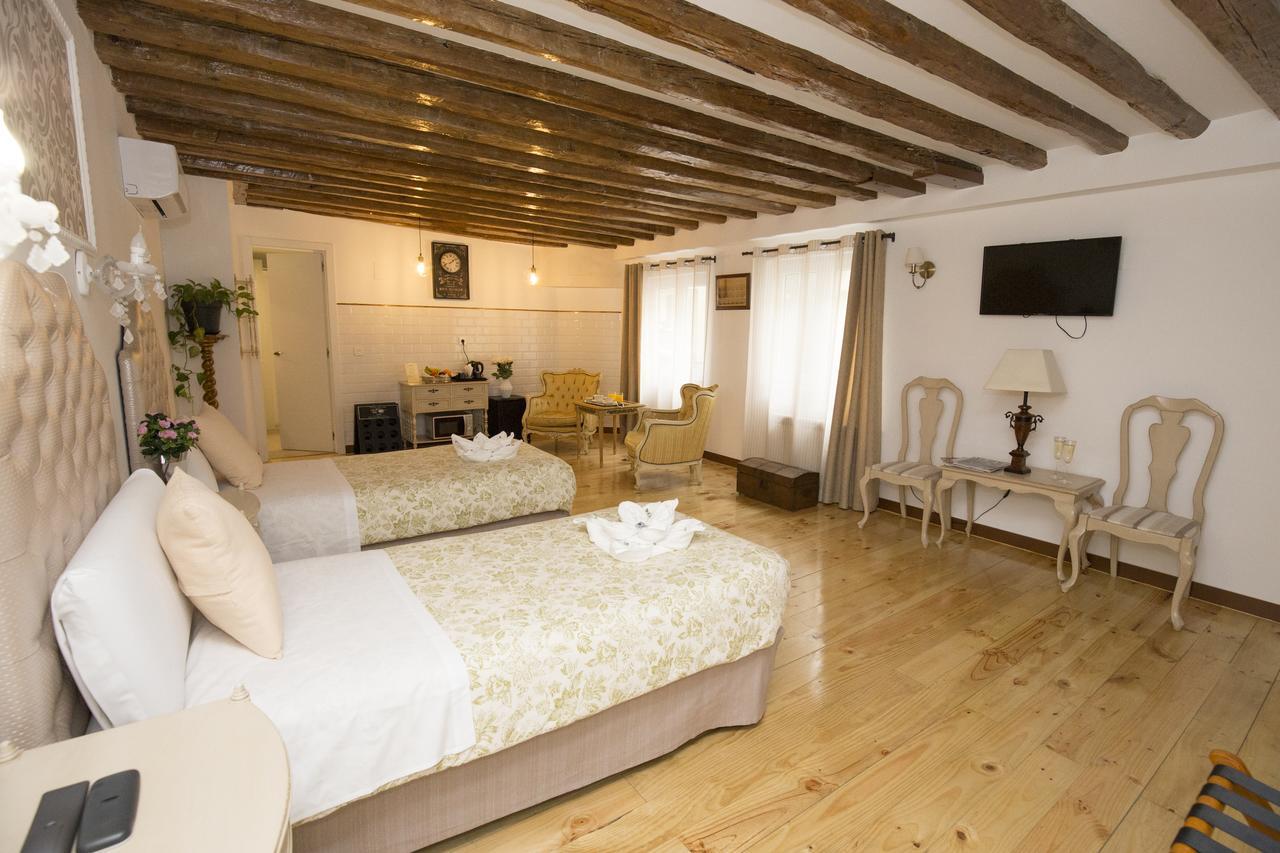 Palace Guest house *