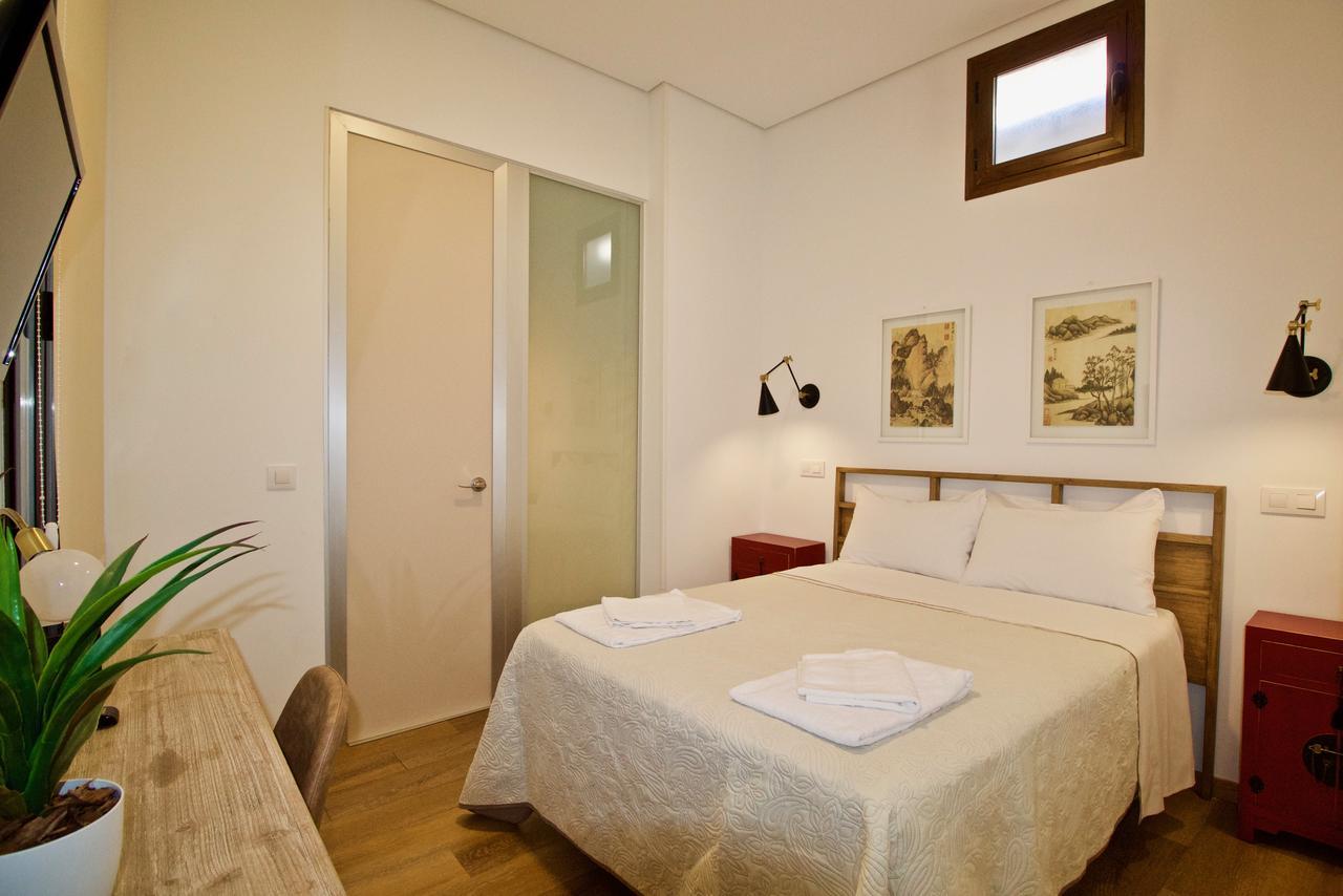 The Bridge Huertas Guest house