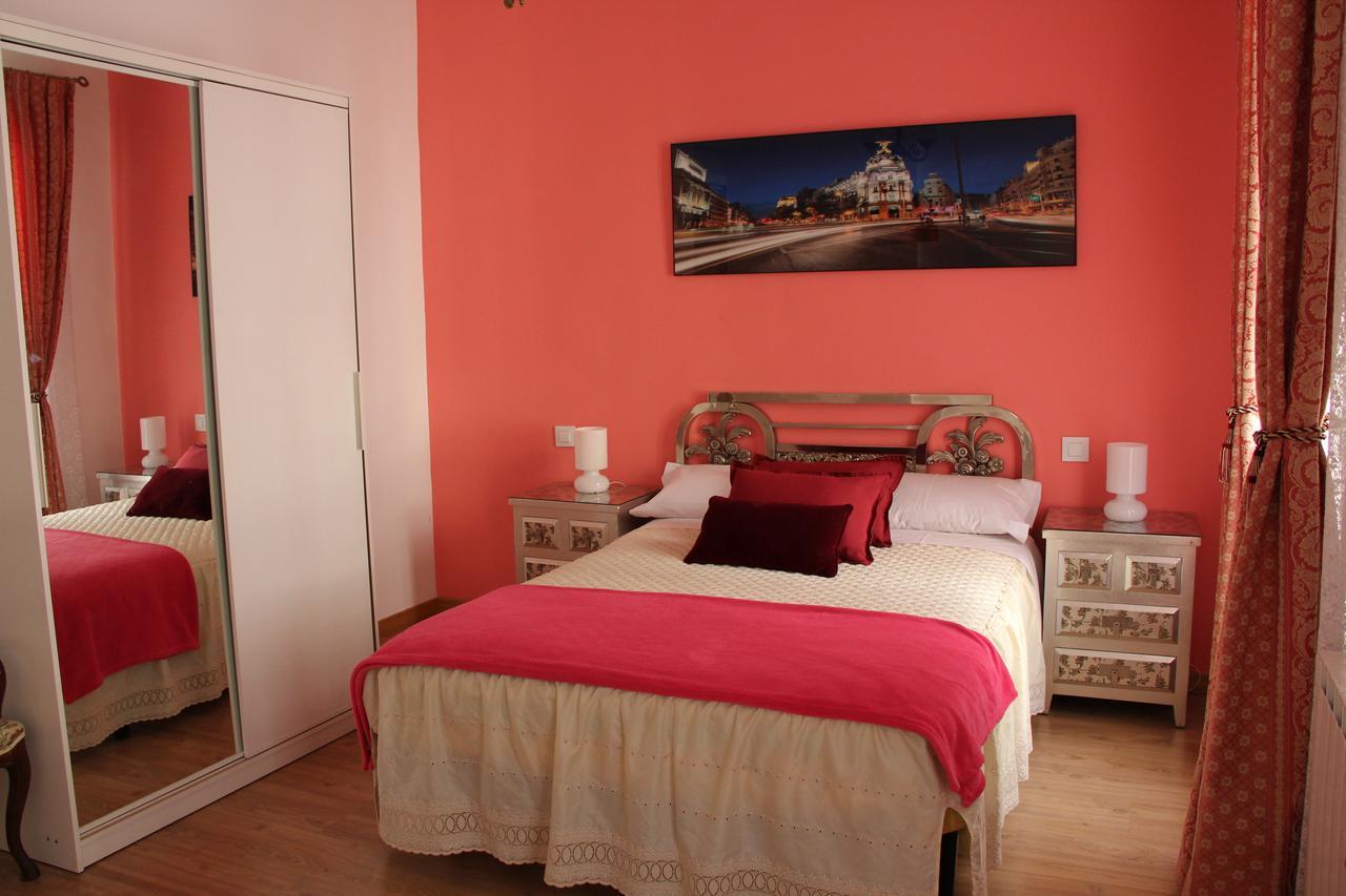 Casa De Huespedes Galaica Guest house Madrid