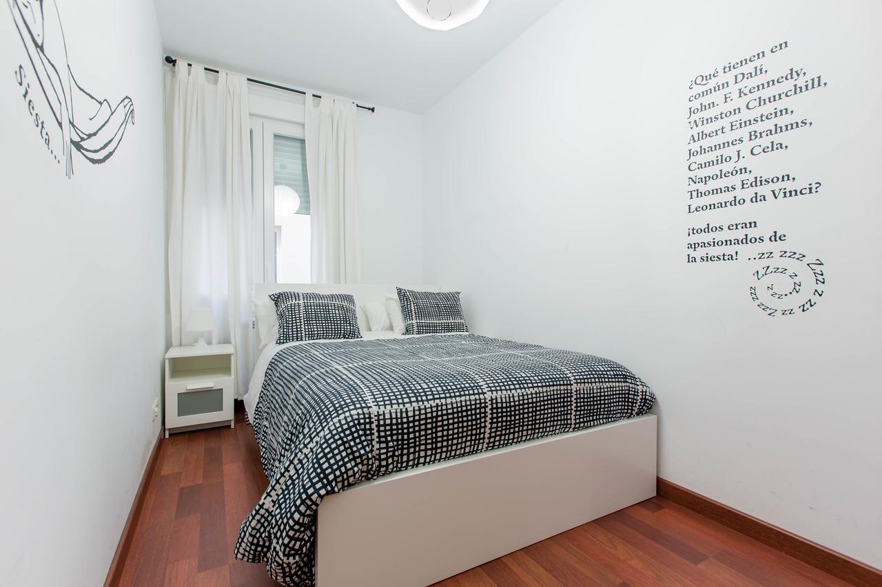 Bookinmadrid Com - Puerta Del Sol * Madri