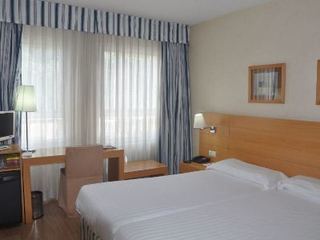 Infanta Mercedes Hotel 2*
