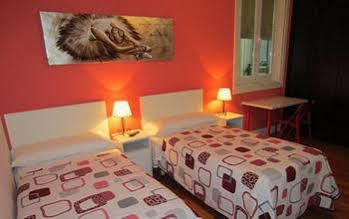 Bruna Paseo Del Prado Gasthof 2*