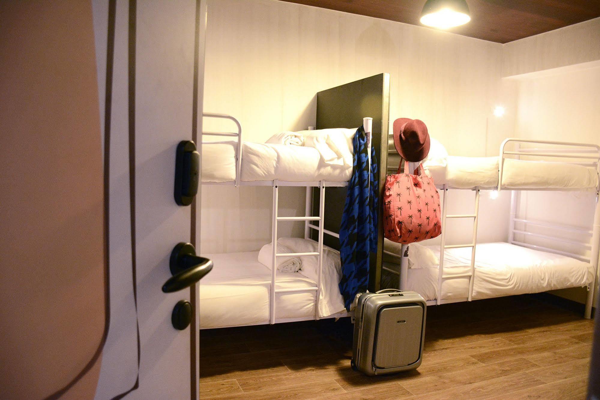 Room00 Chueca Albergue Madri