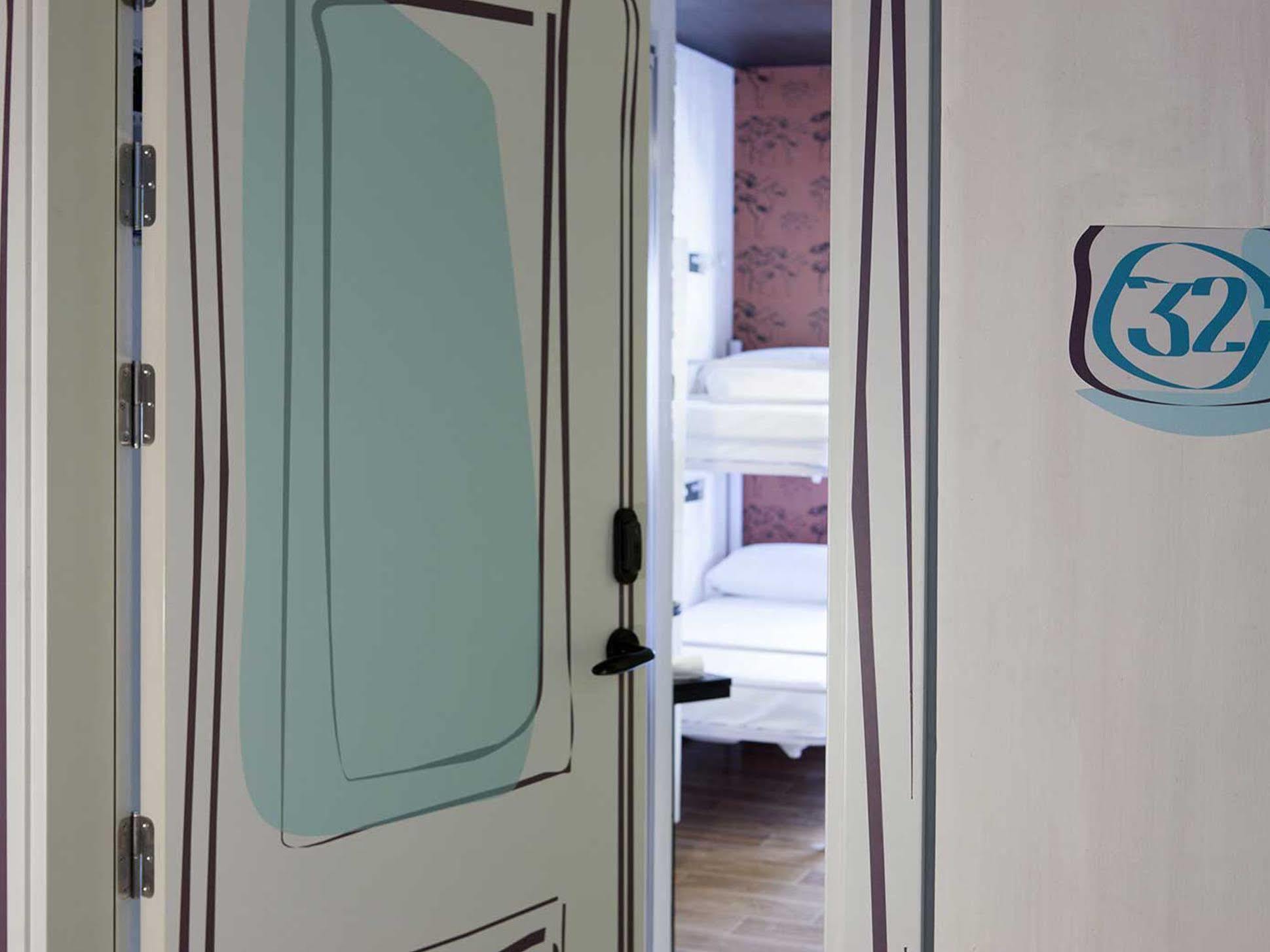 Room00 Ventura Albergue