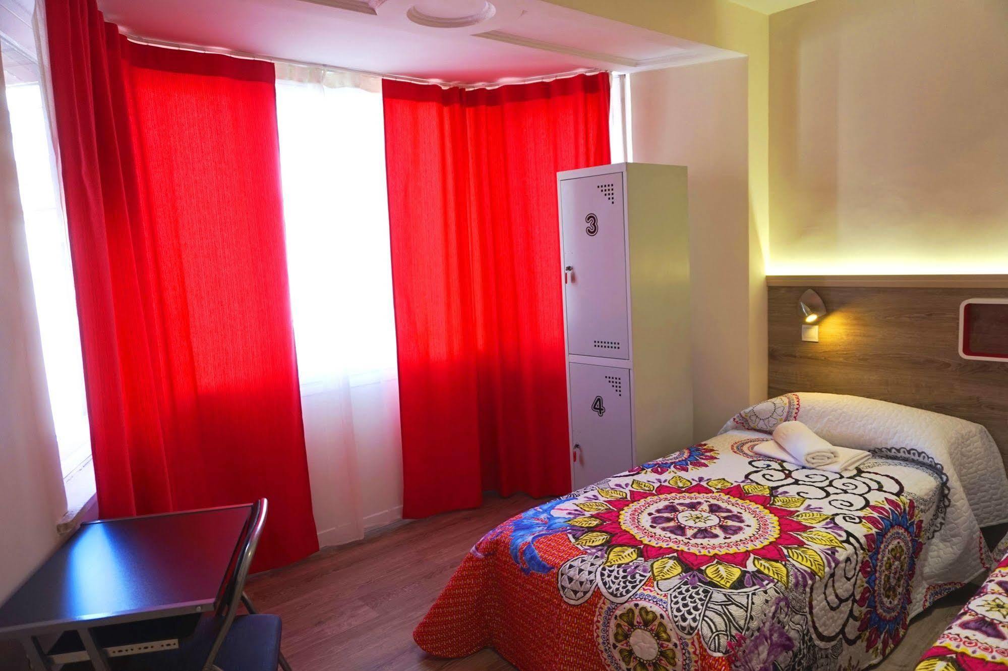 Muchomadrid Albergue *
