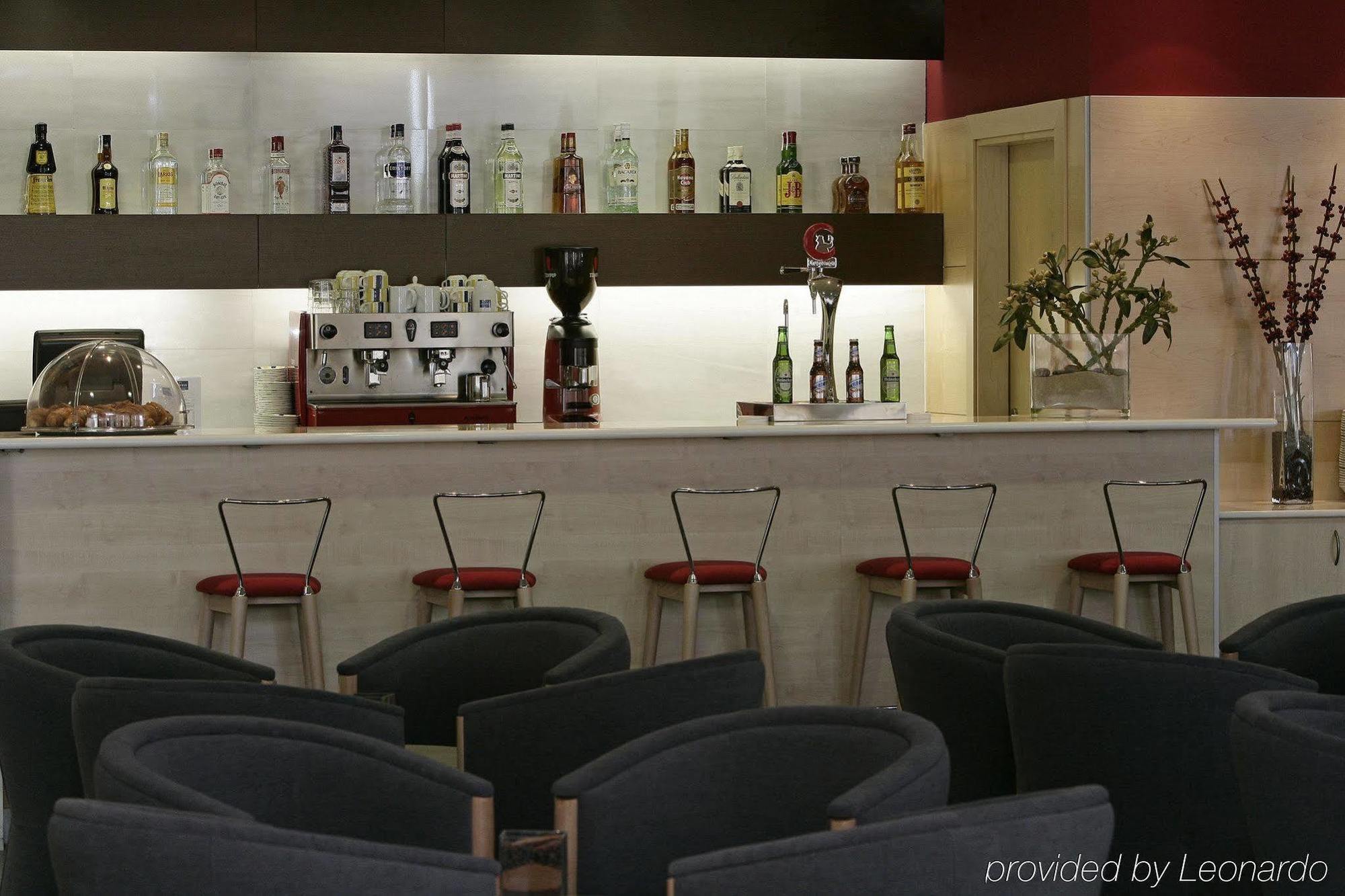 Hotel Aeropuerto T1 T2 T3