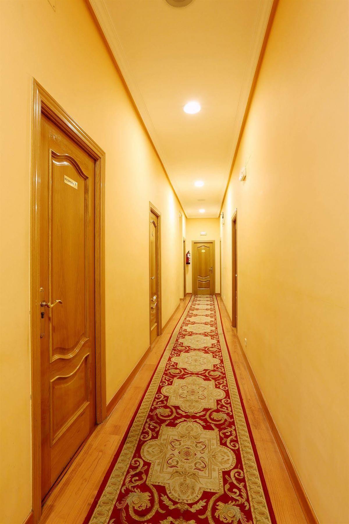 Sil & Serranos Hotel 2*