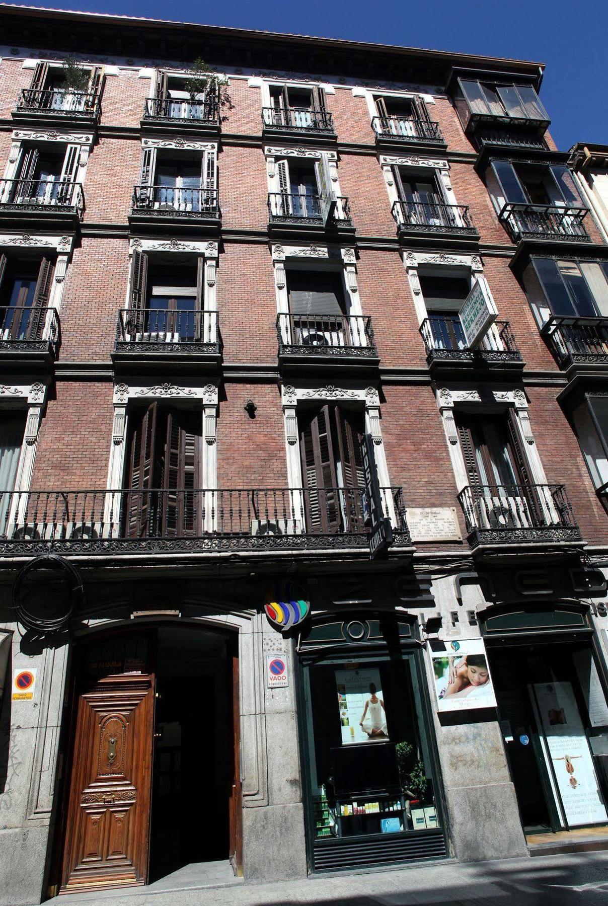 Guest house Atocha Almudena Martin 2*