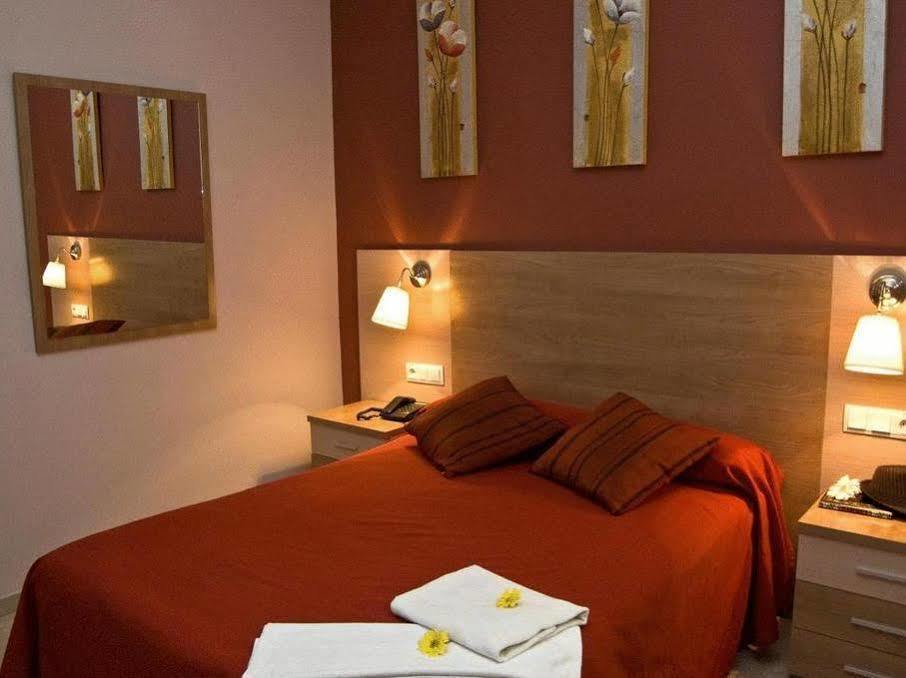 Atocha Almudena Martin Guest house 2*