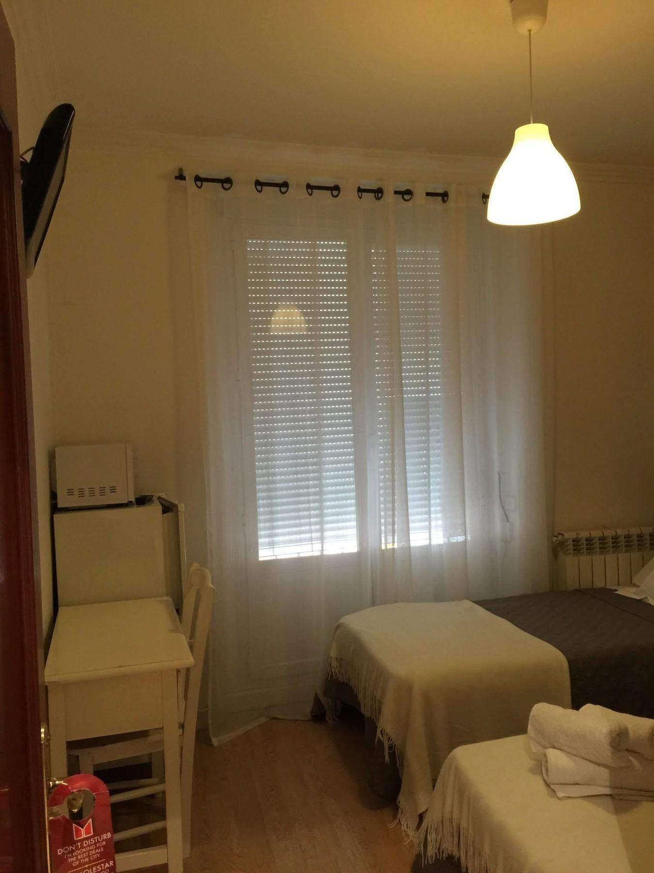 Hostal La Estrella 2*