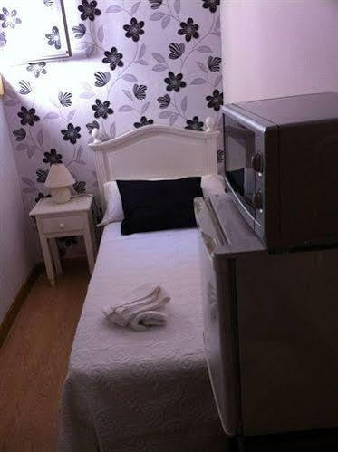 Hostal La Estrella 2*