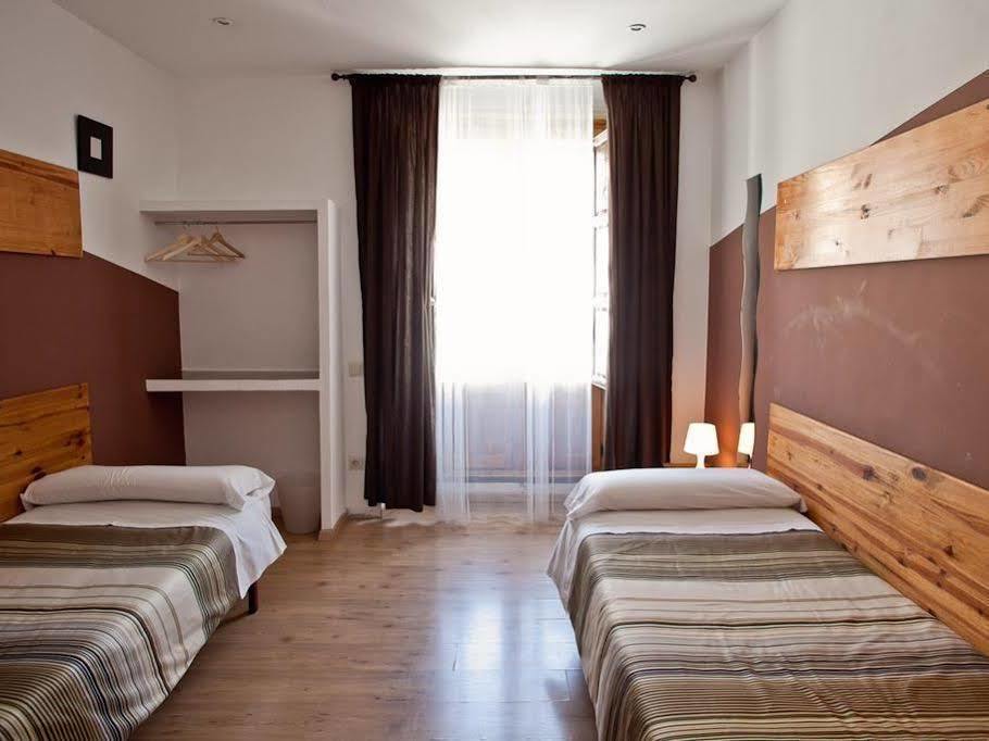 Gasthof La Casa De La Plaza Madrid