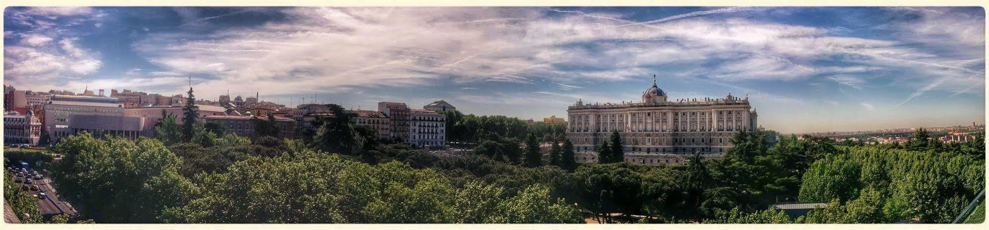 Apartosuites Jardines De Sabatini 3* Madrid