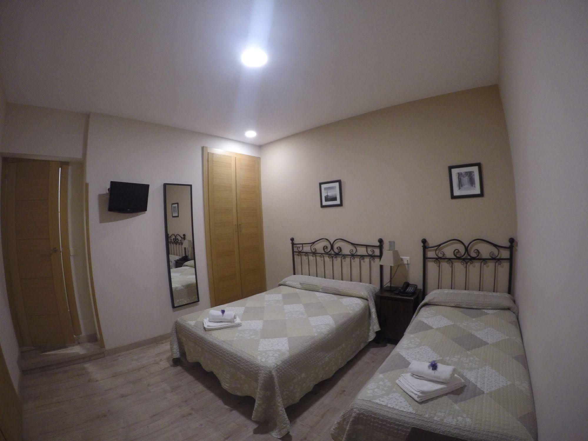 El Pilar Guest house 2*