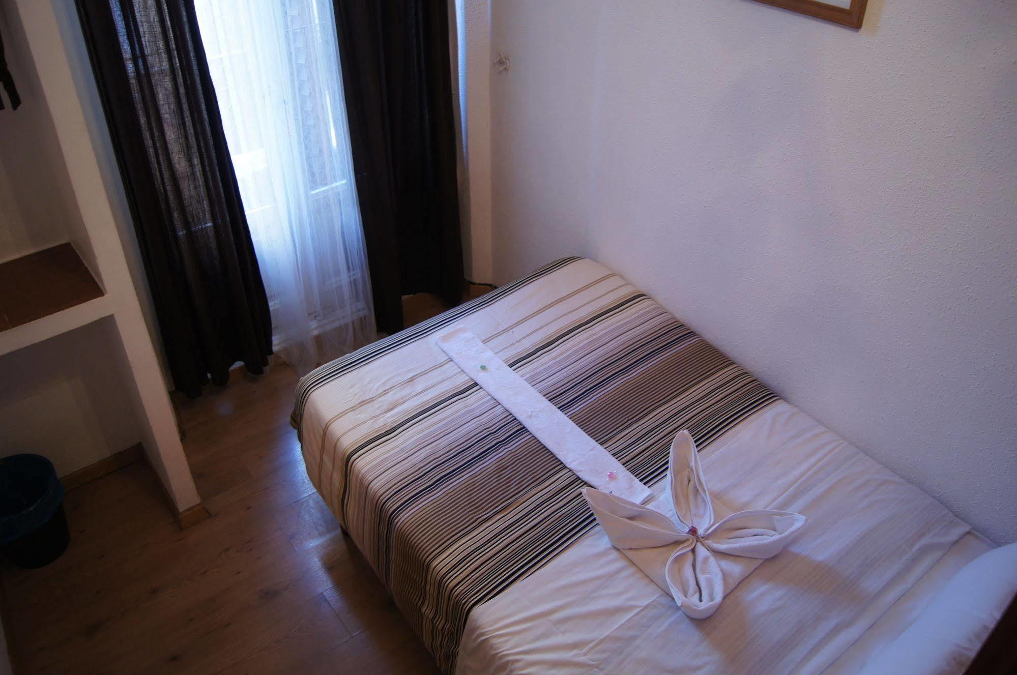 A Nuestra Senora De La Paloma Hostel *