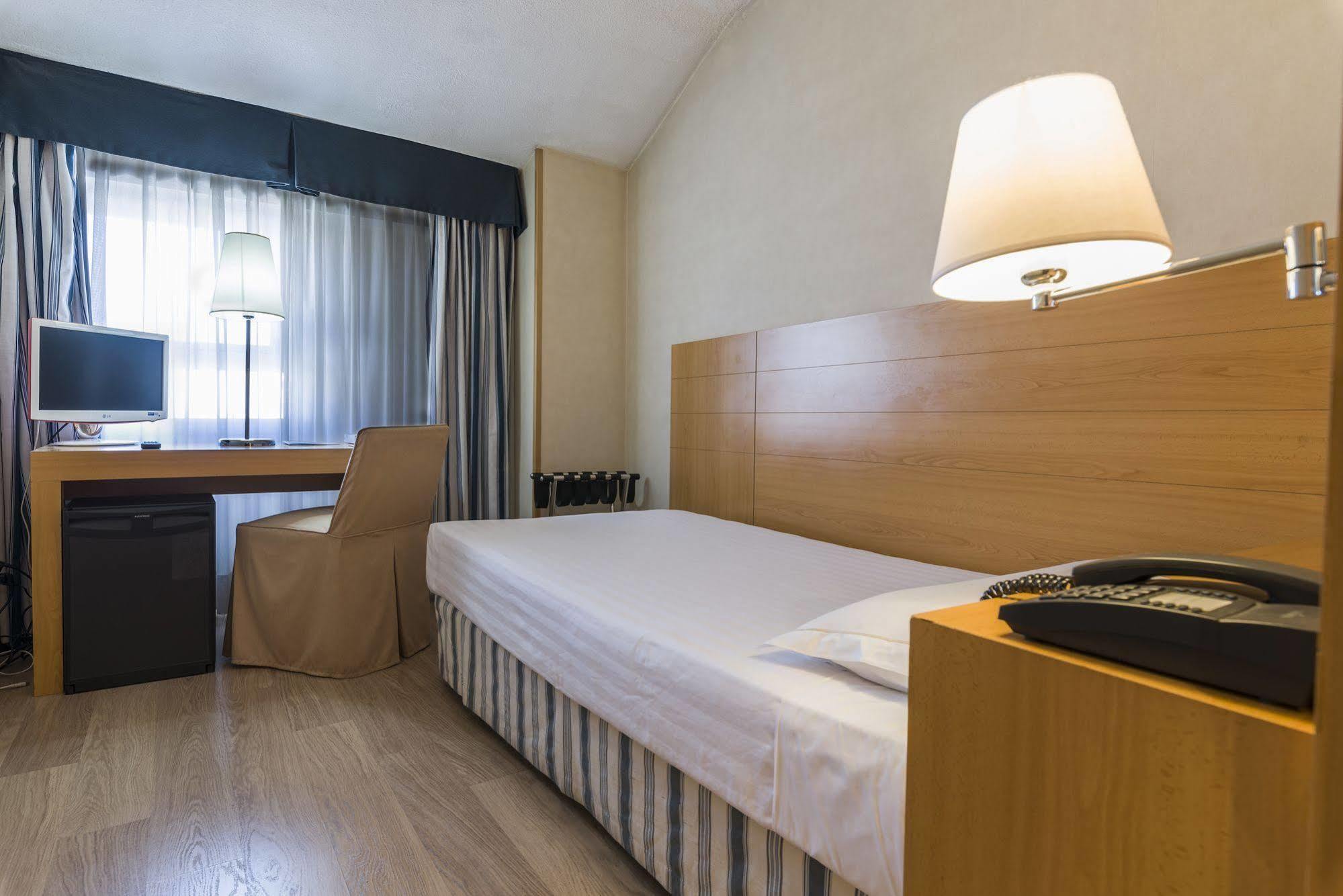 Hotel Infanta Mercedes Madrid
