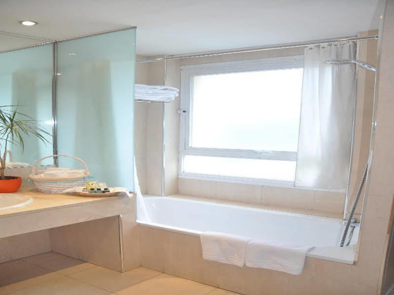 Hotel Infanta Mercedes 2*