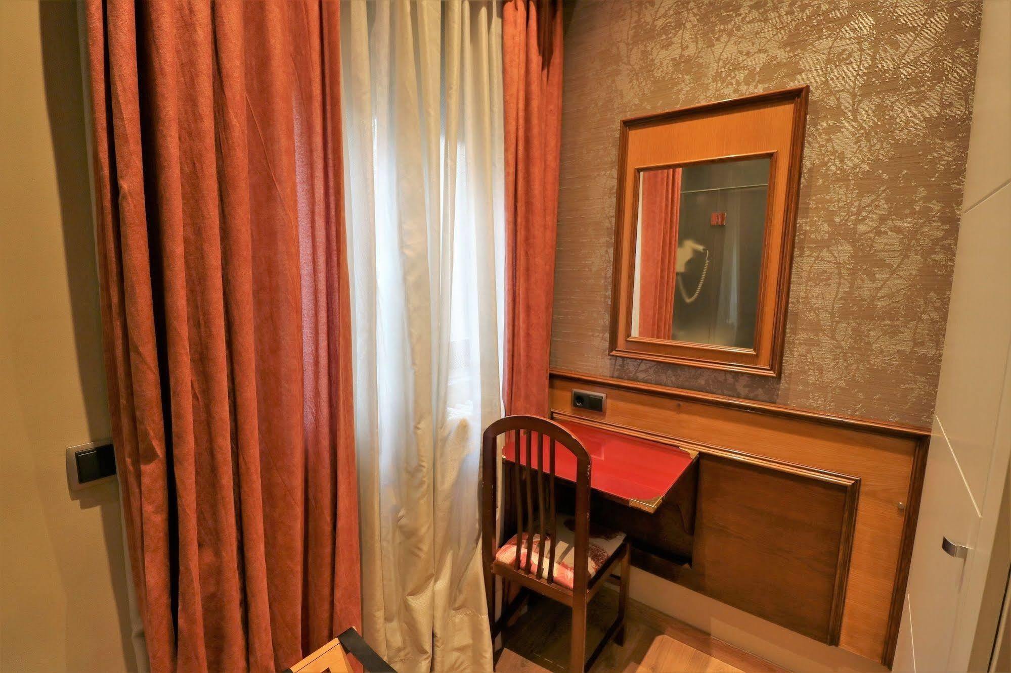 Hispano - Argentino Gran Via 3* Madrid