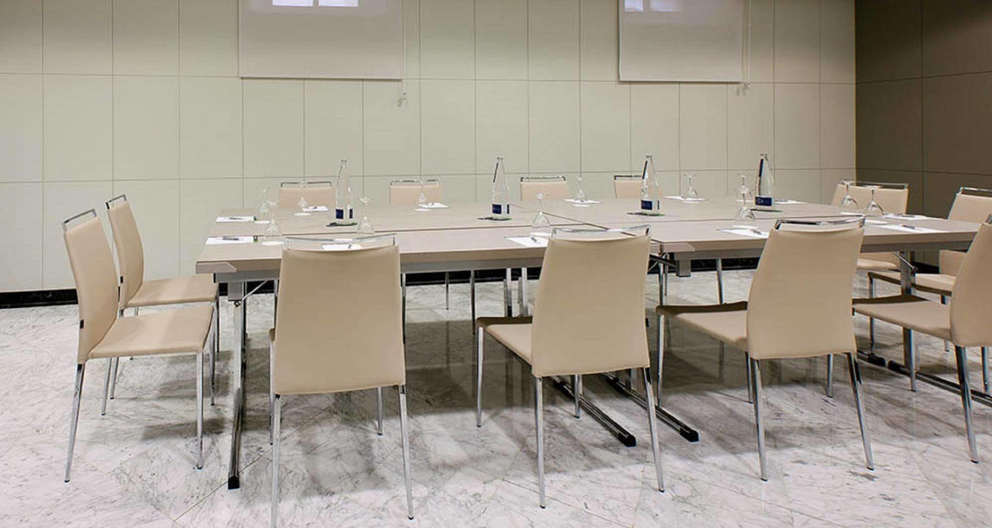 Hotel Avani Alonso Martinez 4*