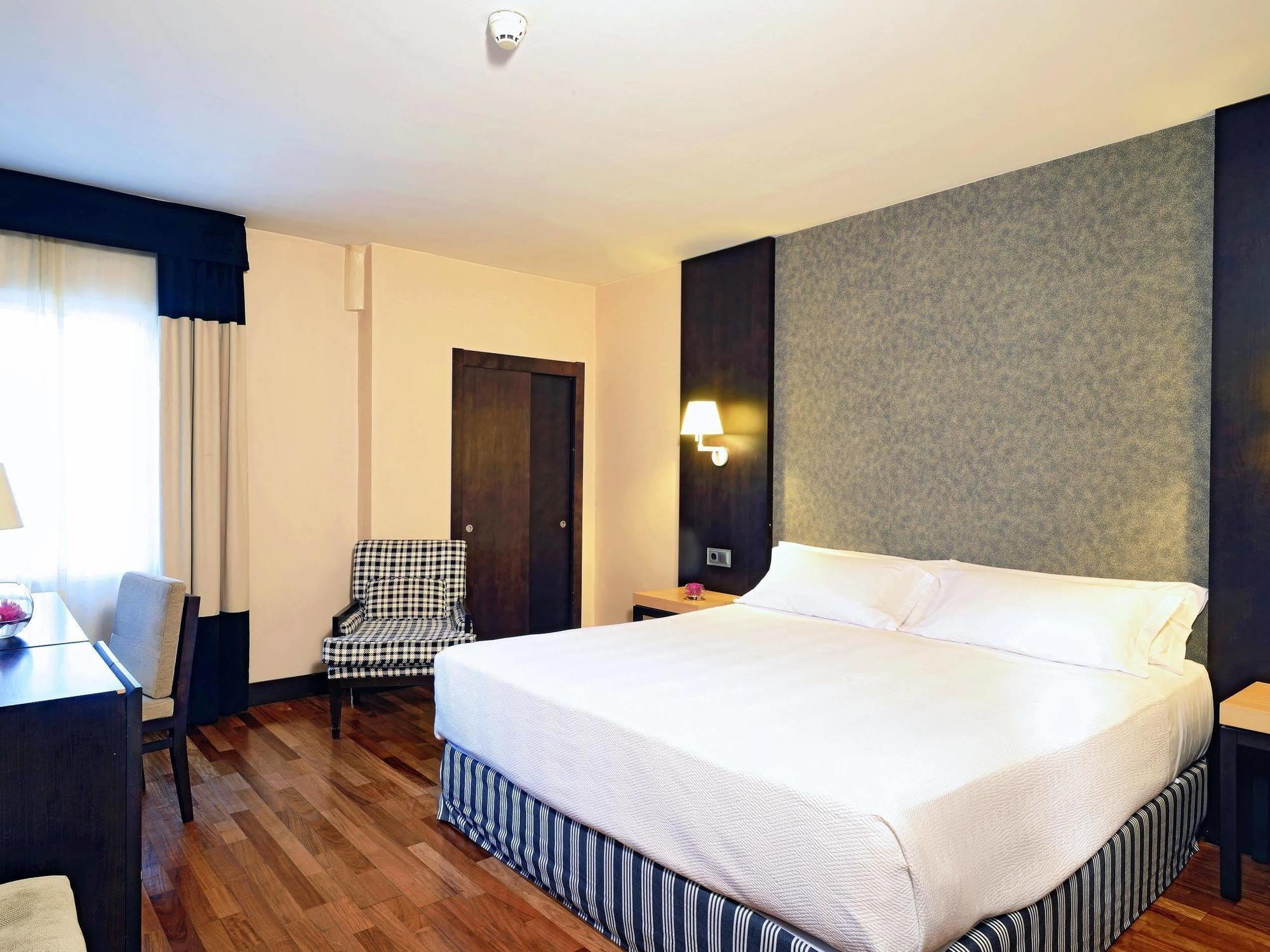 Hotel Nh Balboa 4*