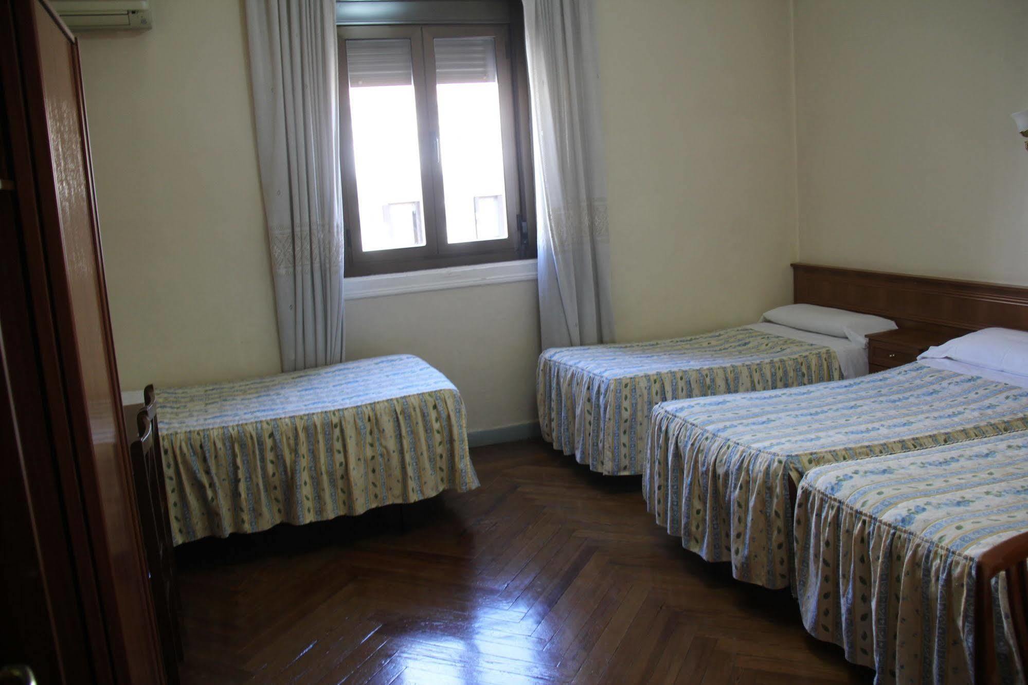 Guest house Splendid - Gran Via 2*