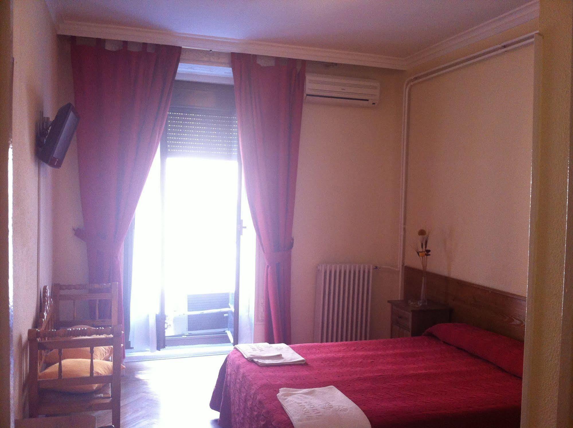 Aresol Guest house Madrid