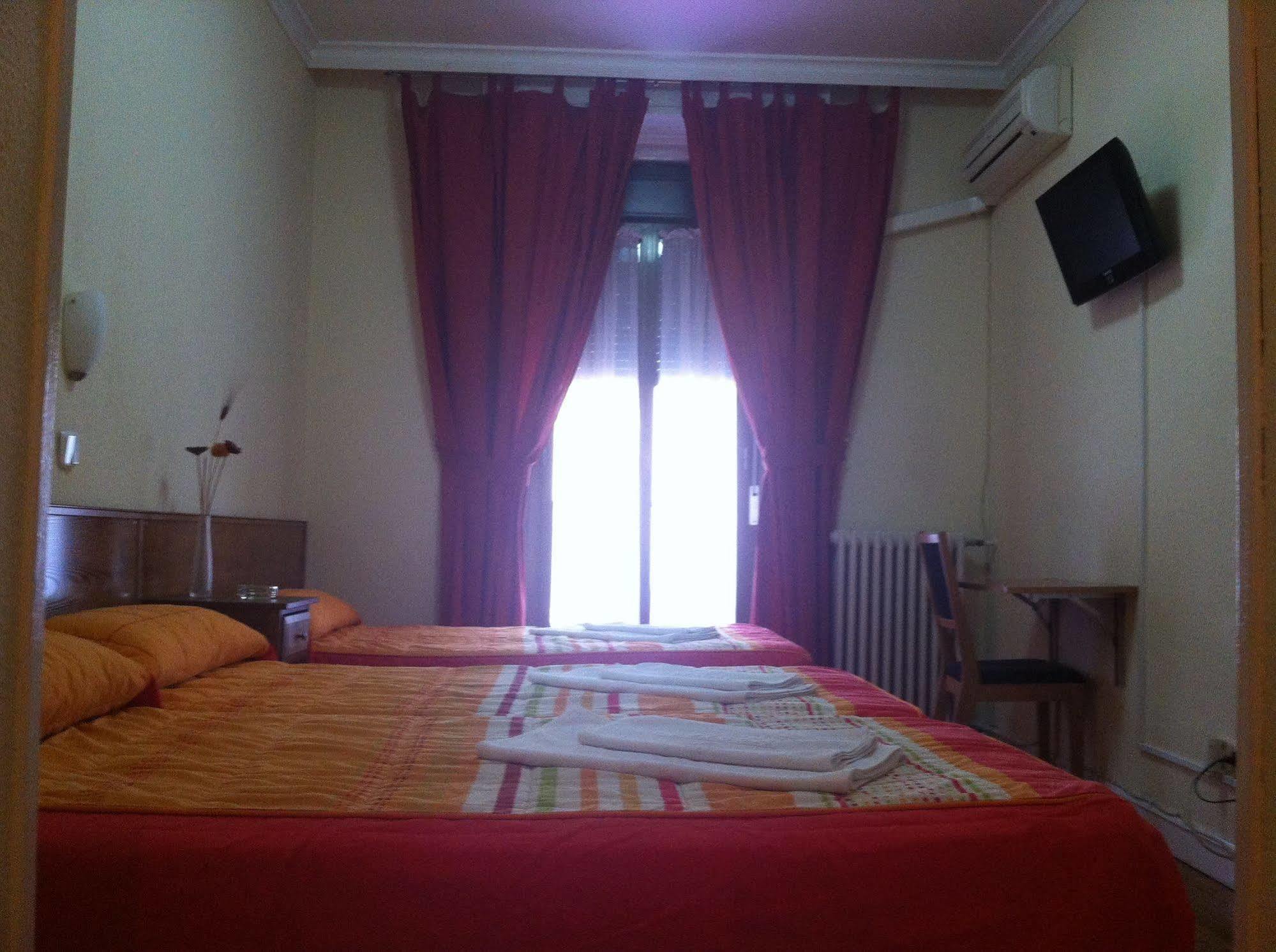 Aresol Guest house Madrid