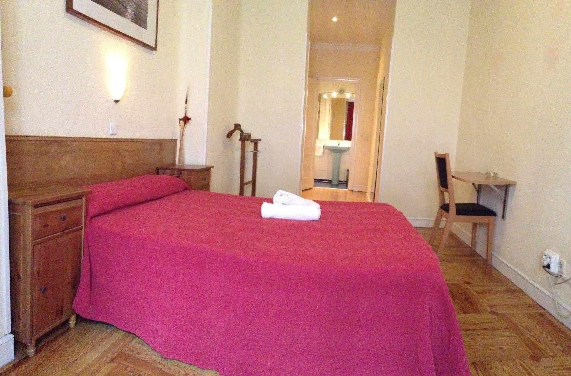 Aresol Guest house Madrid