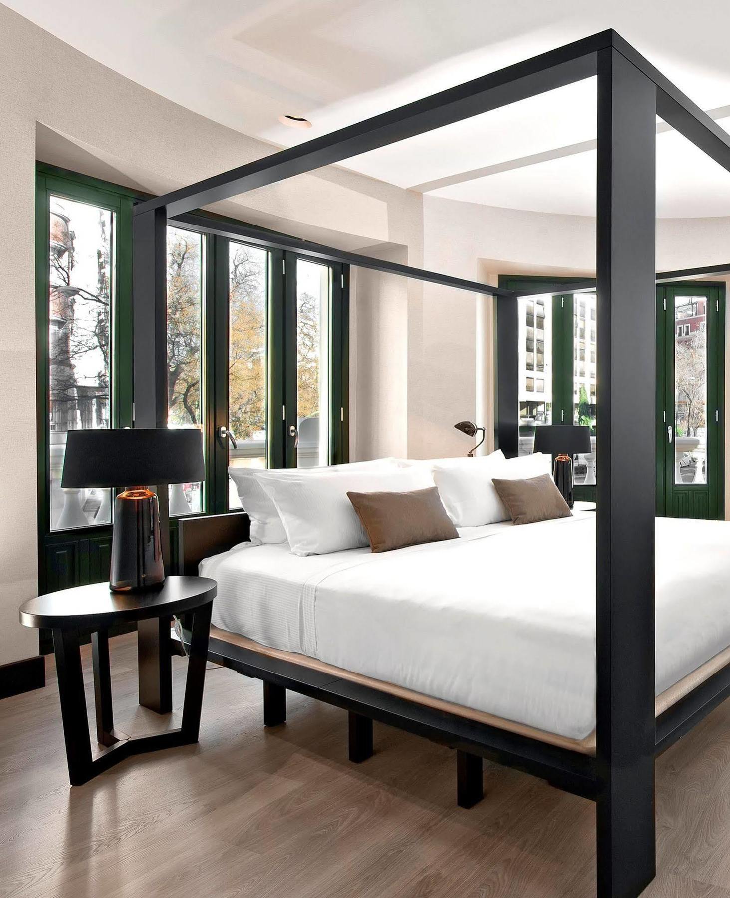 One Shot Luchana Hotel
