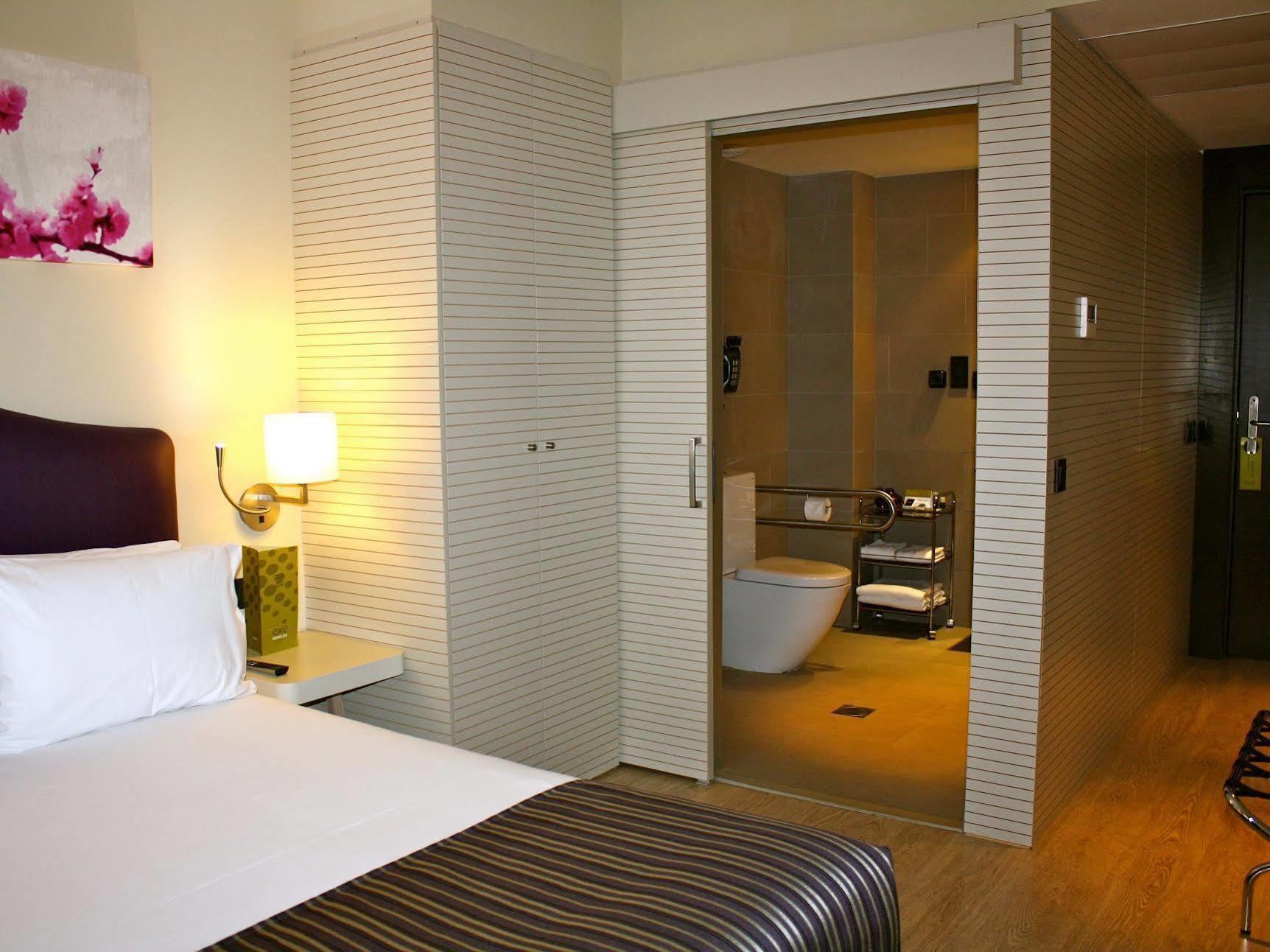 Exe Moncloa Hotel 4*