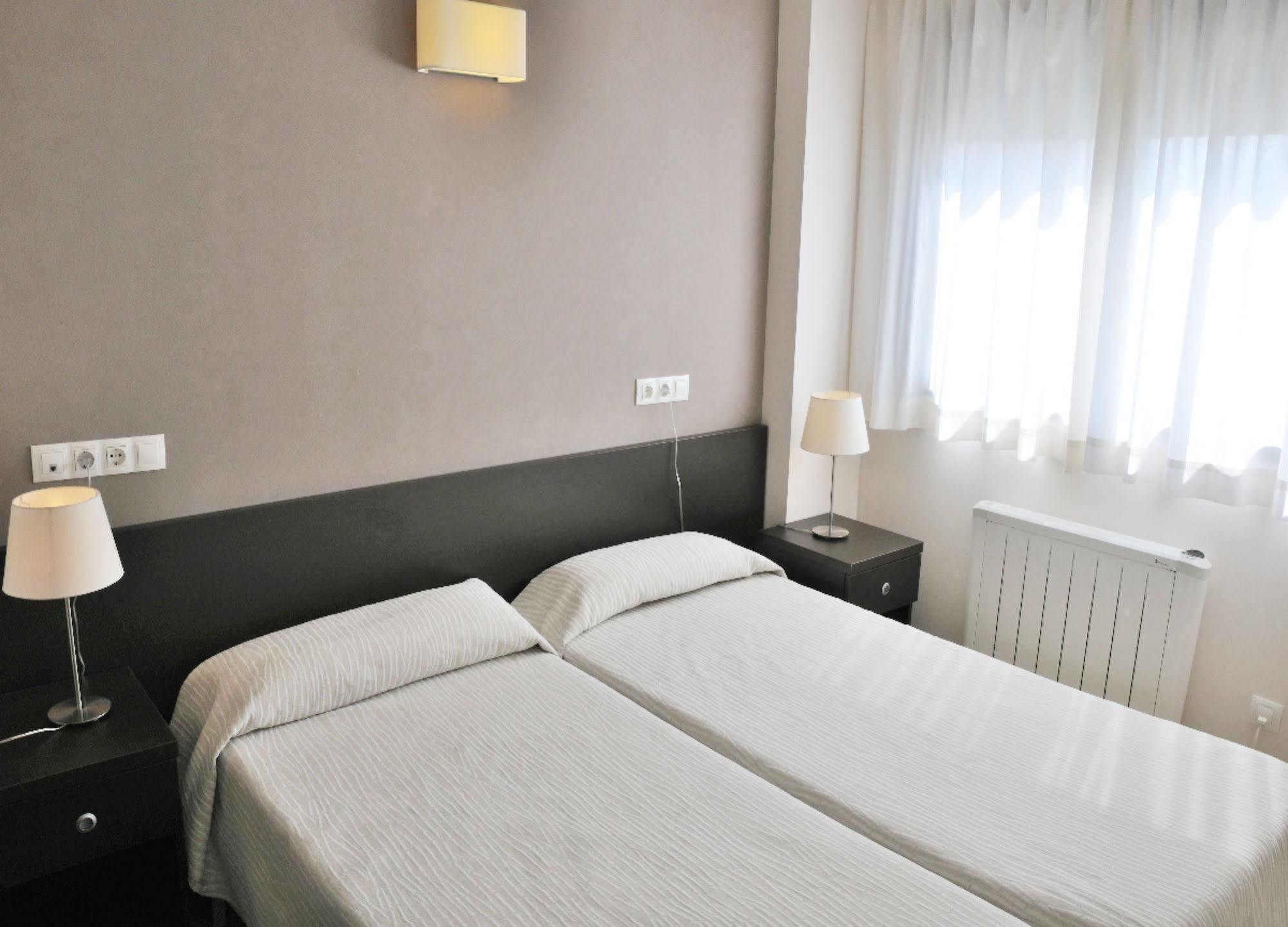 Residencia Universitaria Resa Erasmo Apartment Madrid