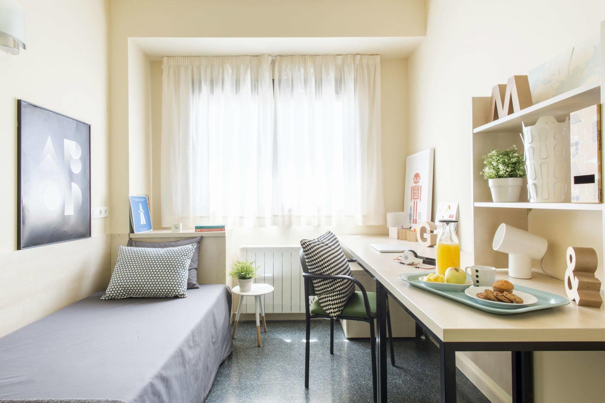 Residencia Universitaria Resa Erasmo Apartment