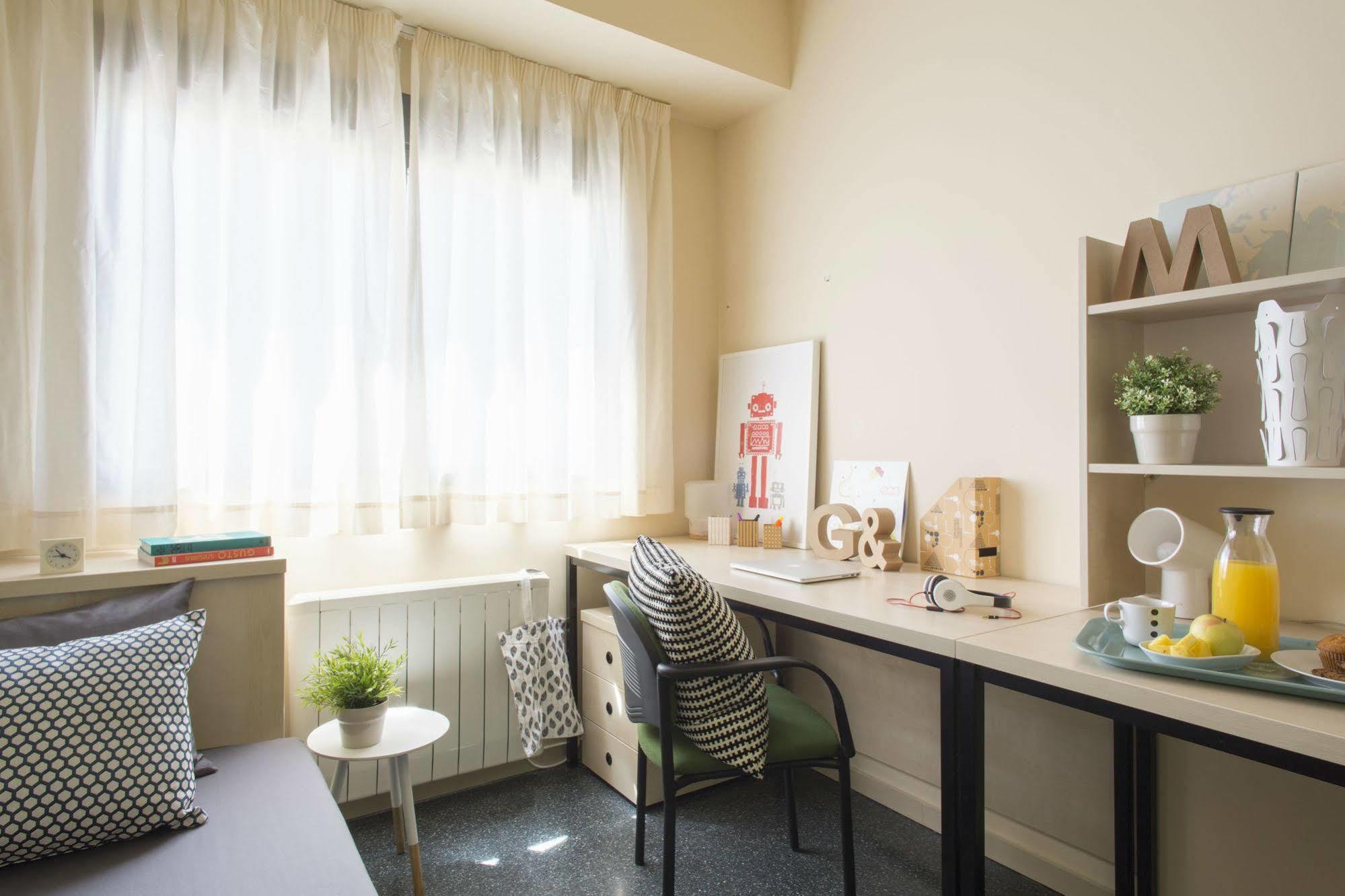 Apartment Residencia Universitaria Resa Erasmo *
